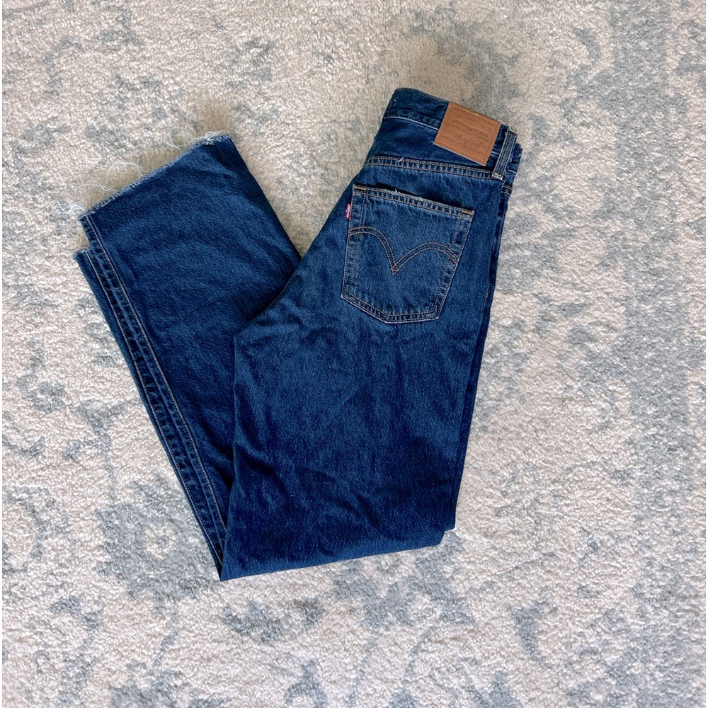 LEVI’S ribecage straight ankle pant. Size 28. Great condition.